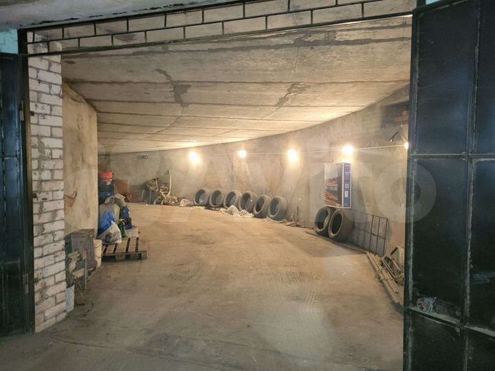 Гараж, > 30 м²