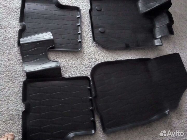 Коврики на Ниссан террано