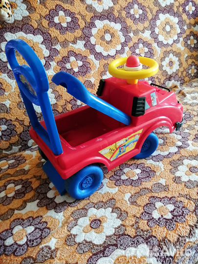 Машинка толокар