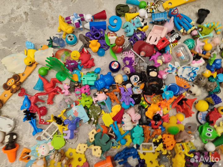 Набор игрушек из киндера