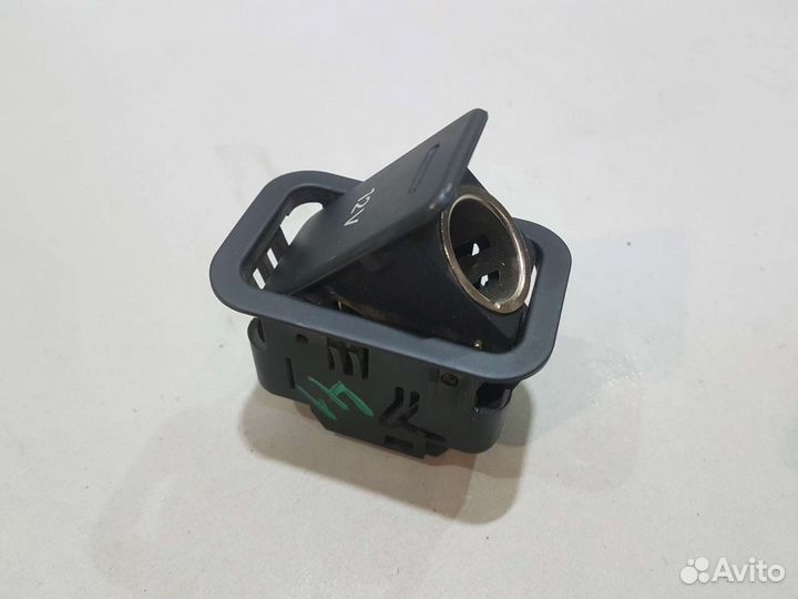 Гнездо прикуривателя в багажник ауди а8