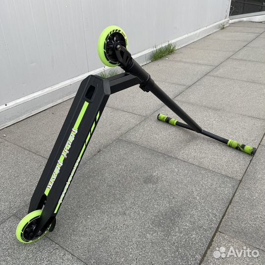 Трюковой самокат Tech Team Duker 202