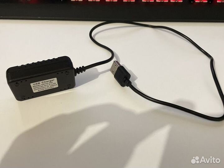Зарядное устойство для аккумуляторов 7.4V