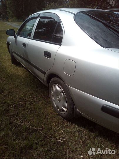 Mitsubishi Carisma 1.3 МТ, 2003, 3 800 км