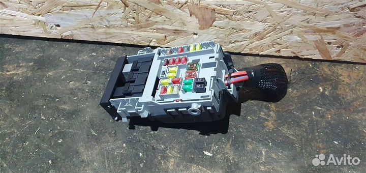 Блок предохранителей салонный Opel Insignia 2008