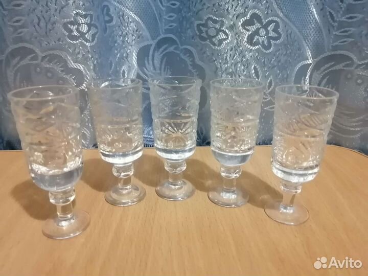 Кружки и рюмки хрустальные