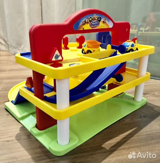 Парковка Vroom Planet Smoby