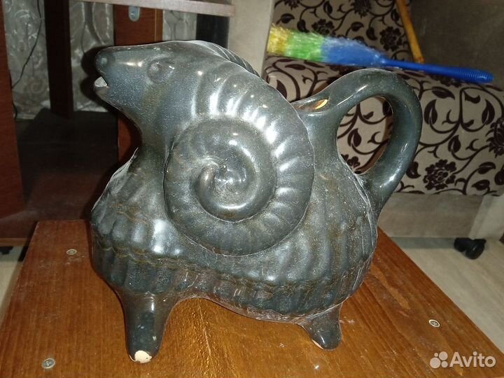 Различная посуда из запасов старины