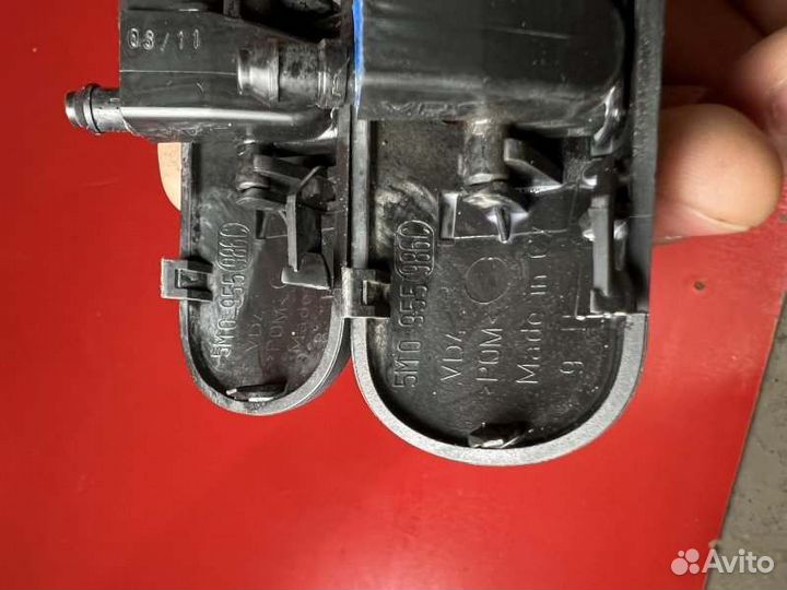 Форсунка стеклоомывателя передняя Skoda Yeti 1.2