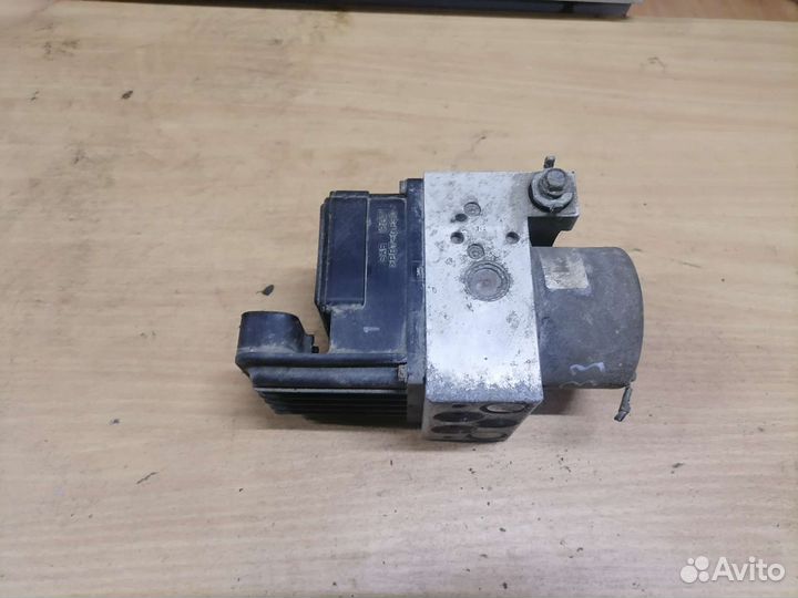 Блок ABS Nissan Maxima A33