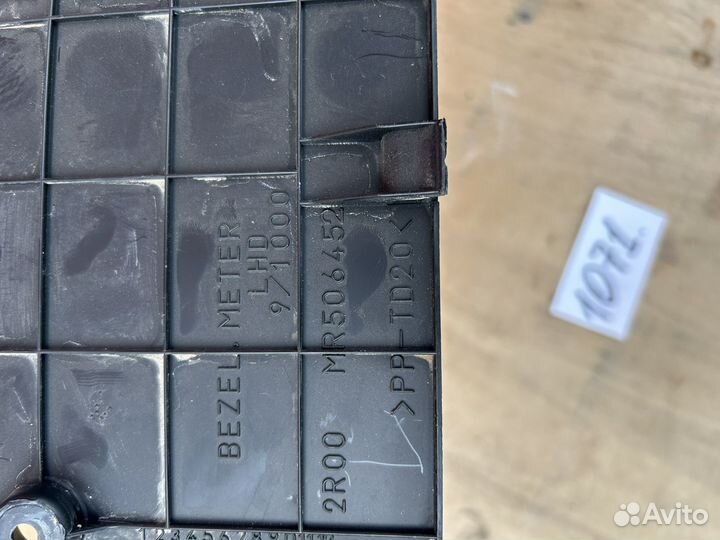 Накладка на панель приборов Mitsubishi Lancer 9