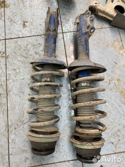 Передние стойки Volkswagen Passat B3