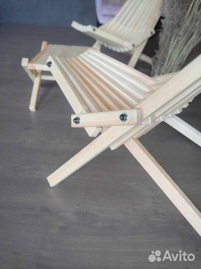 Лежаки для бассейна