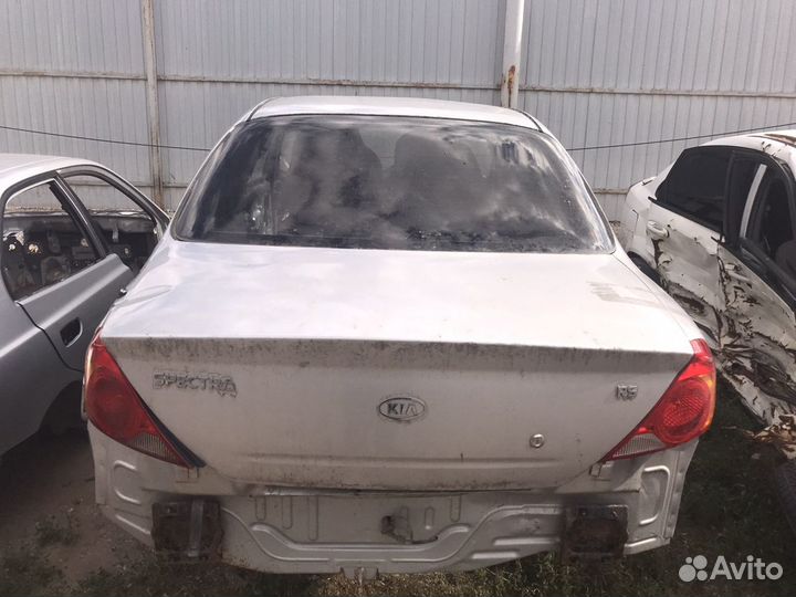 Стекло заднее