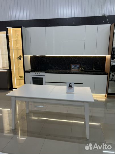 Кухонный стол