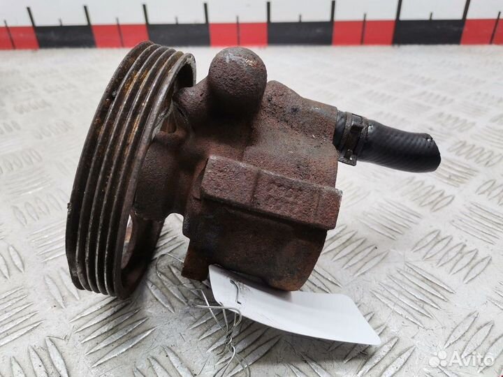 Насос гидроусилителя руля Nissan Primastar 2005