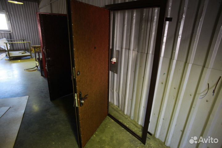 Дверь входная металлическая