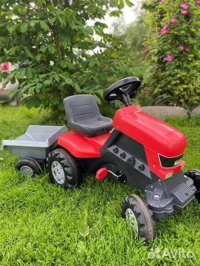 Детский трактор с педалями