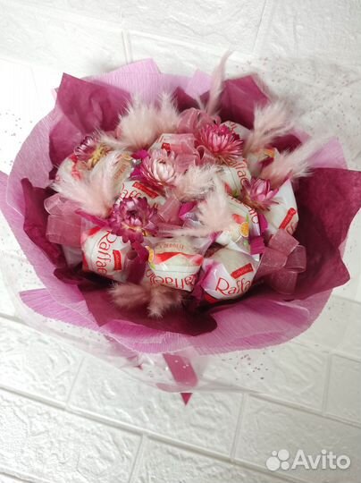 Букет с сухоцветами рафаэлло