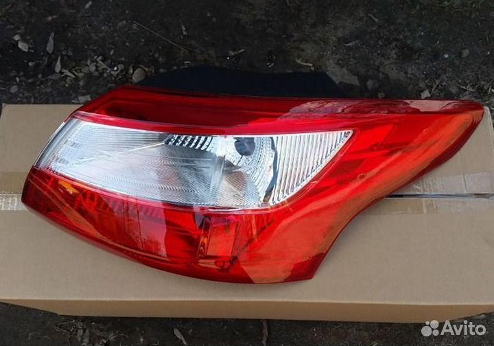 Фонарь задний RH внешний Форд Фокус 3 Универсал