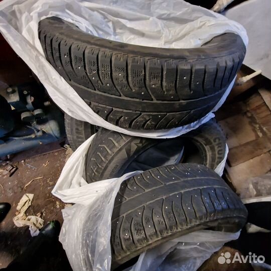 Bridgestone Ice Cruiser 7000 225/65 R17