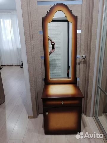 Тумбочка с зеркалом (комплект) ручная работа