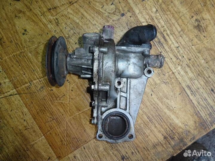 Насос водяной (помпа) Volkswagen Passat B5 1996