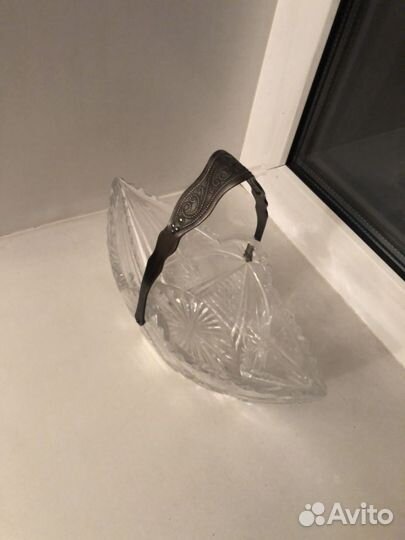 Продам хрустальную вазу с мельхиором