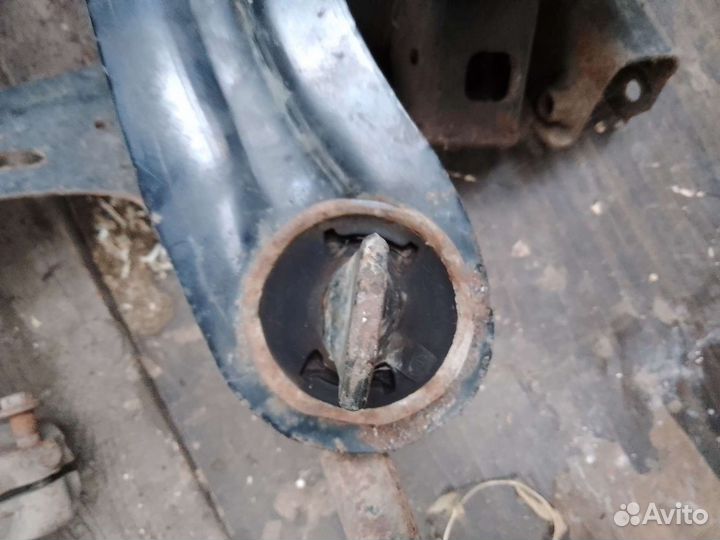 Рычаг задний в сборе левый Ford Focus 2