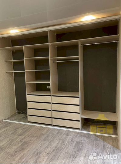 Шкаф двухстворчатый