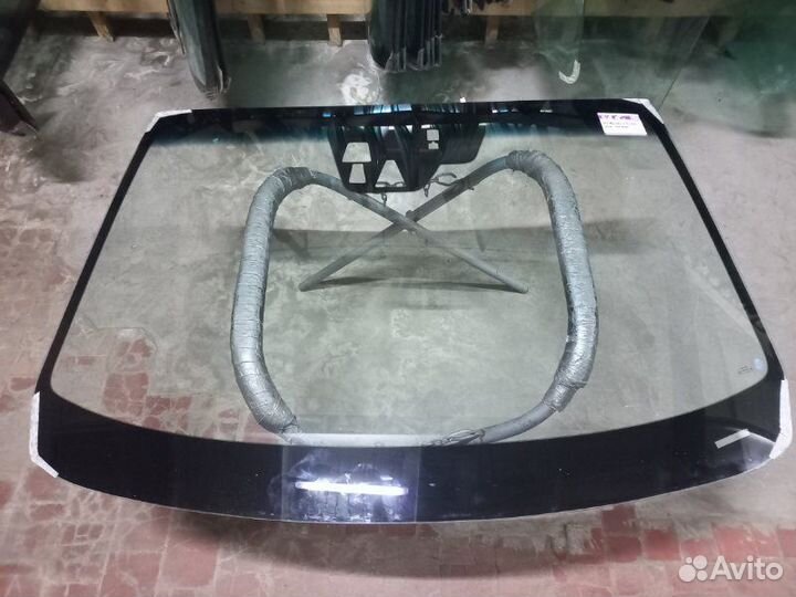 Стекло лобовое переднее Mazda 3 BM 2013-2019