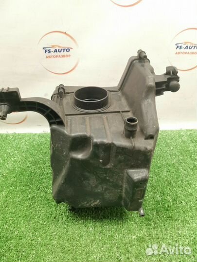 Корпус воздушного фильтра Ford Focus 2 хетчбэк 2.0