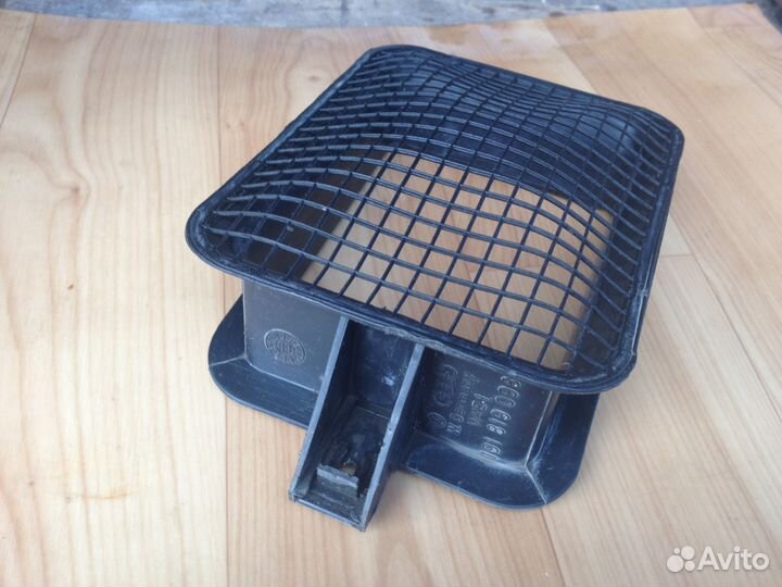 Крышка салонного фильтра Volkswagen Golf 2/Jetta 2