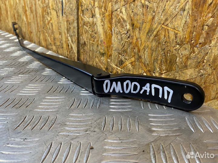 Поводок стеклоочистителя передний правый Omoda C5