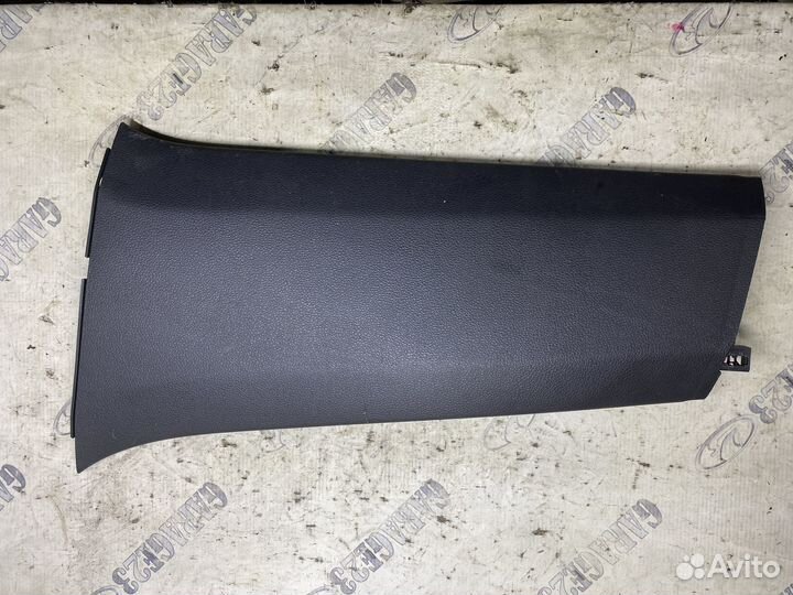 Обшивка средней левой стойки низ volkswagen polo