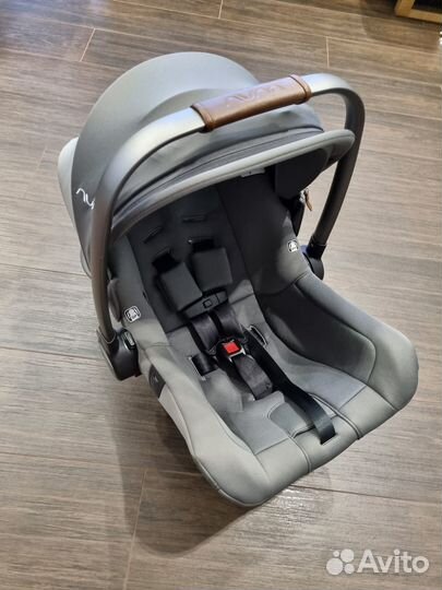 Автолюлька Nuna с базой isofix