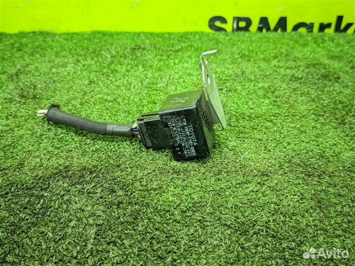 Реле поворота Toyota Land Cruiser UZJ200 2UZ-FE