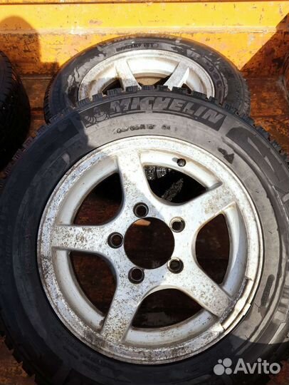 R6 Michelin Defender 205/65, PCD 5x139.7 DIA 106