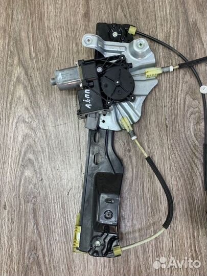 Стеклоподъемник передний правый Opel Astra J