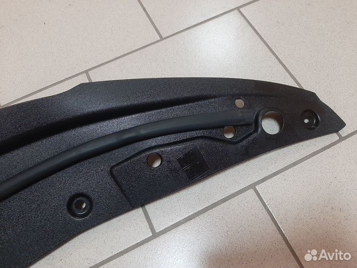 Дефлектор радиатора Land Cruiser 200 2016-21 бензи