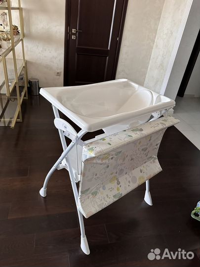 Пеленальный столик