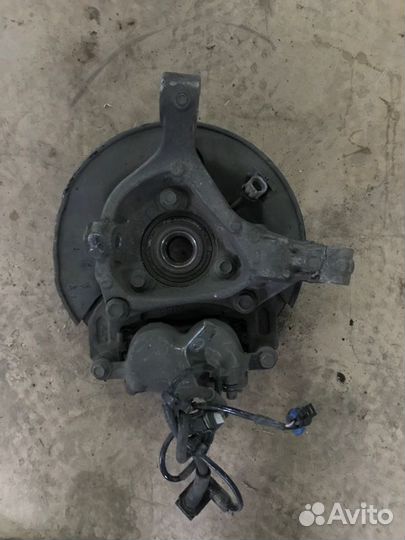 Кулак поворотный передний левый Chevrolet Captiva