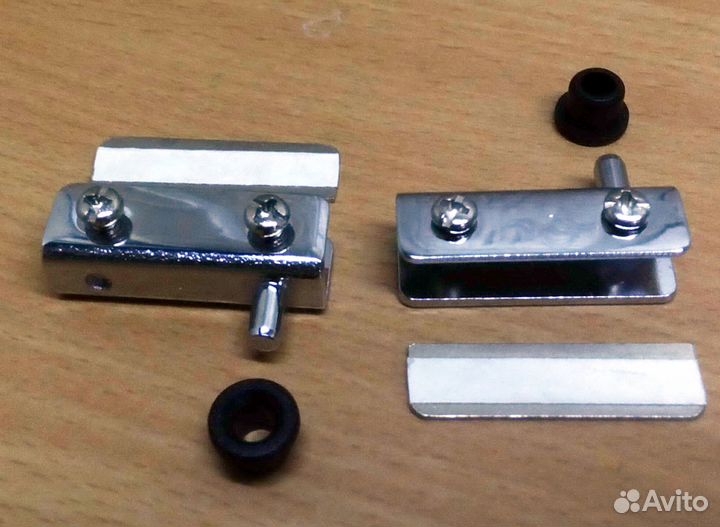 Петли, ручки и замочки для стеклянных дверок