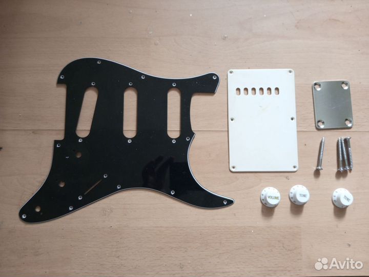 Запчасти для электрогитары Stratocaster