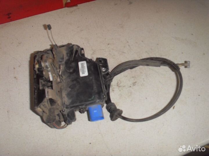 Замок двери задней правой 3B4839016AG Skoda Fabia