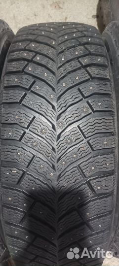 Michelin X-Ice North 4 215/65 R16