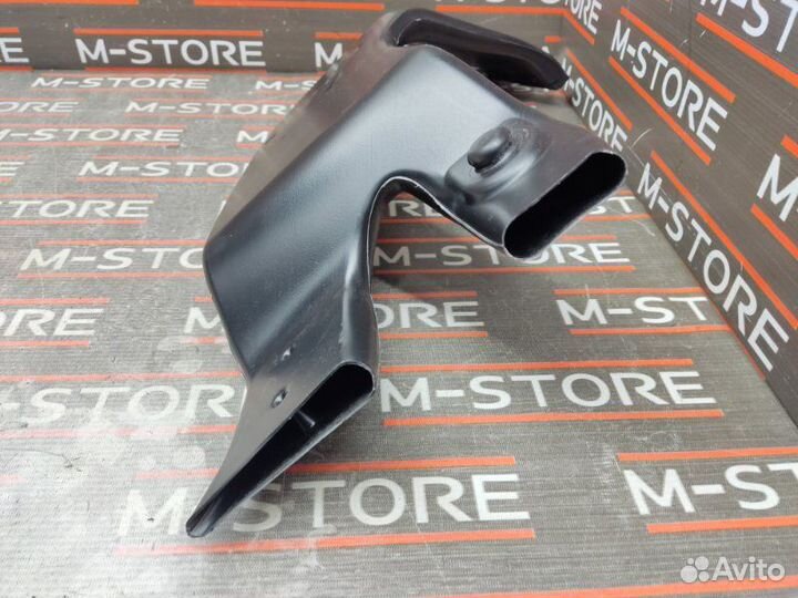 Воздуховод печки передний правый Volkswagen Passat