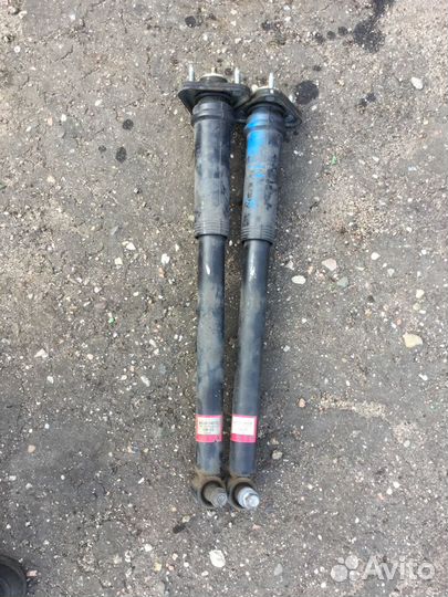 Амортизаторы задние Lexus RC 300h