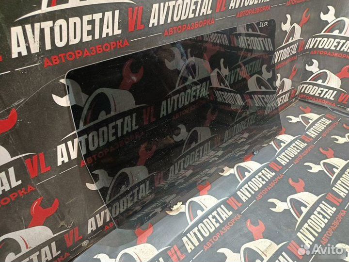 Стекло двери заднее левое Toyota Wish Xe10 минивэн