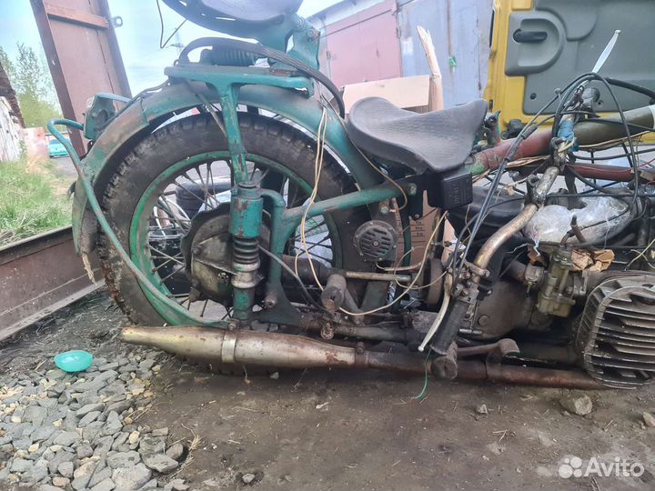 Мотоцикл Урал М72